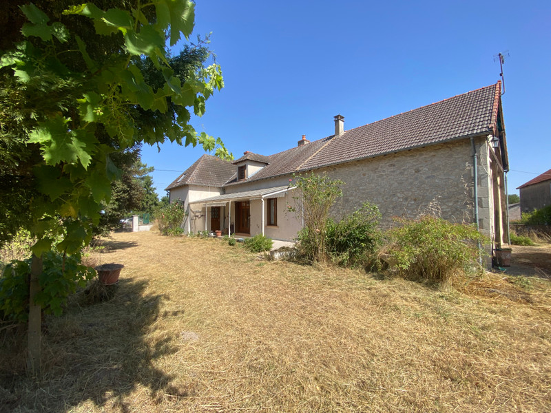 Maison à vendre à Saint-Maur, Cher - 246.100 € - photo 1