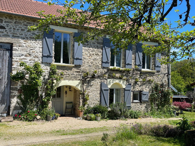 Vente Maison 33m² 8 Pièces à Saint-Priest-la-Feuille (23300) - Leggett Immobilier