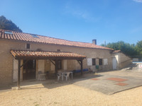 Maison à vendre à Champagne-et-Fontaine, Dordogne - 259.999 € - photo 1