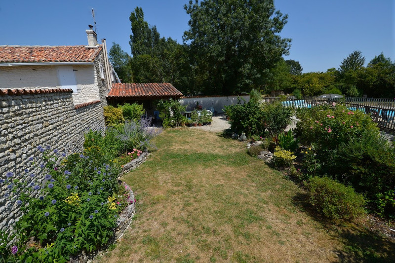 French property for sale in Le Gicq, Charente-Maritime - &#8364;349,800 - photo 10