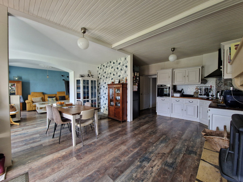 French property for sale in Marthon, Charente - €176,000 - photo 6