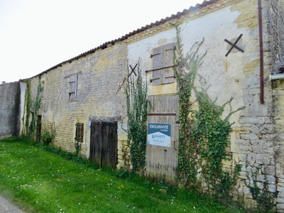 Immeuble à vendre à Sainte-Même, Charente-Maritime, Poitou-Charentes, avec Leggett Immobilier