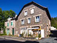Maison à vendre à Allassac, Corrèze - 381.600 € - photo 1