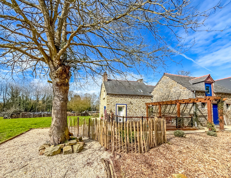 French property for sale in Mesnil-Roc'h, Ille-et-Vilaine - €280,950 - photo 1