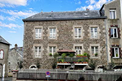 house for sale in Mayenne
