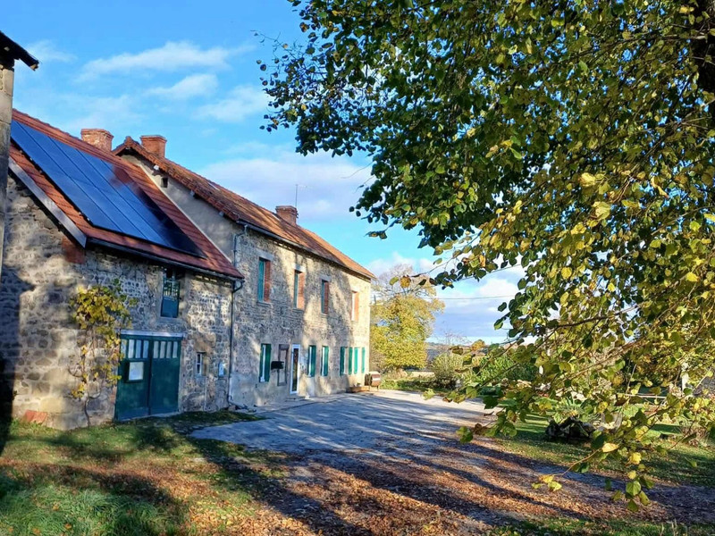 French property for sale in Saint-Priest-des-Champs, Puy-de-Dôme - €256,800 - photo 0