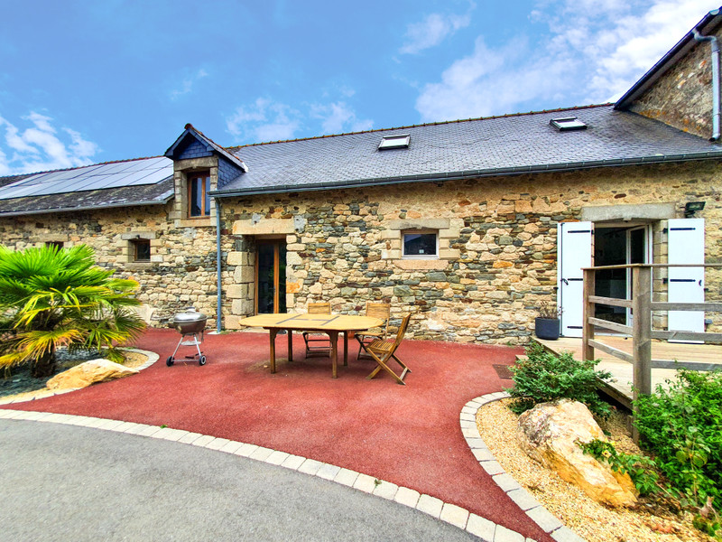 House for sale in NoyalPontivy Morbihan Beautiful restored stone