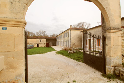 Maison à vendre à Le Gicq, Charente-Maritime, Poitou-Charentes, avec Leggett Immobilier
