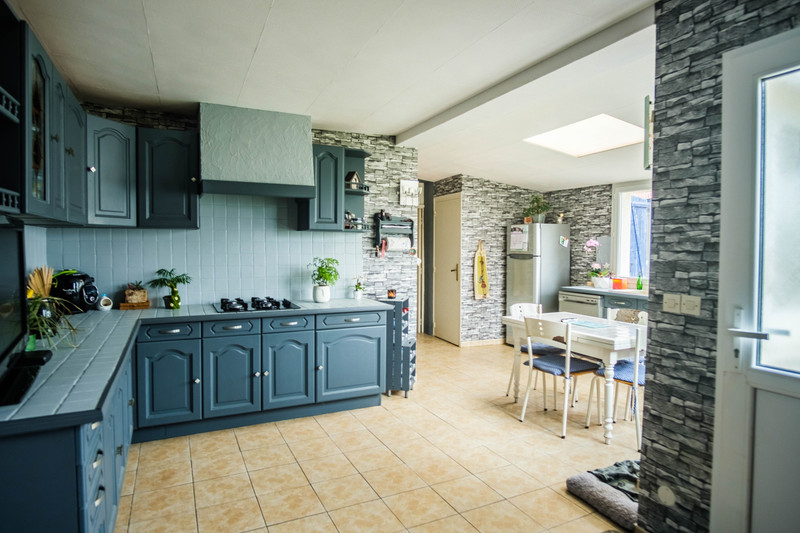 French property for sale in Guenroc, Côtes-d'Armor - &#8364;497,000 - photo 11