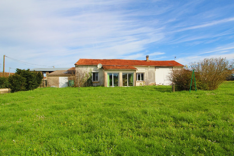 Maison à vendre à Asnières-en-Poitou, Deux-Sèvres - 99 000 € - photo 1