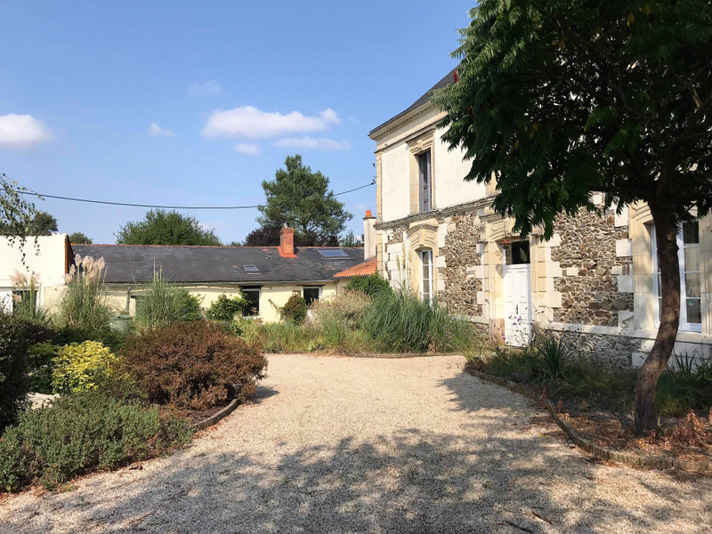 French property for sale in Val en Vignes, Deux-Sèvres - photo 2