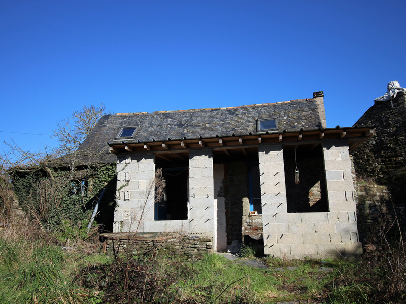 French property for sale in Plonévez-du-Faou, Finistère - €30,000 - photo 9