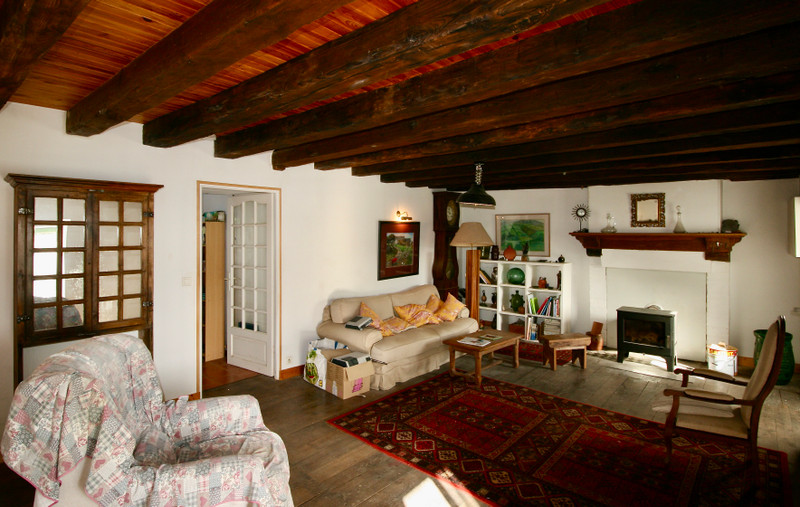 French property for sale in Bussière-Badil, Dordogne - &#8364;187,500 - photo 2