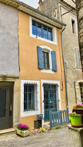 Maison à vendre à Céreste, Alpes-de-Haute-Provence, PACA, avec Leggett Immobilier