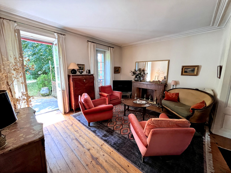 French property for sale in Cognac, Charente - €386,900 - photo 2