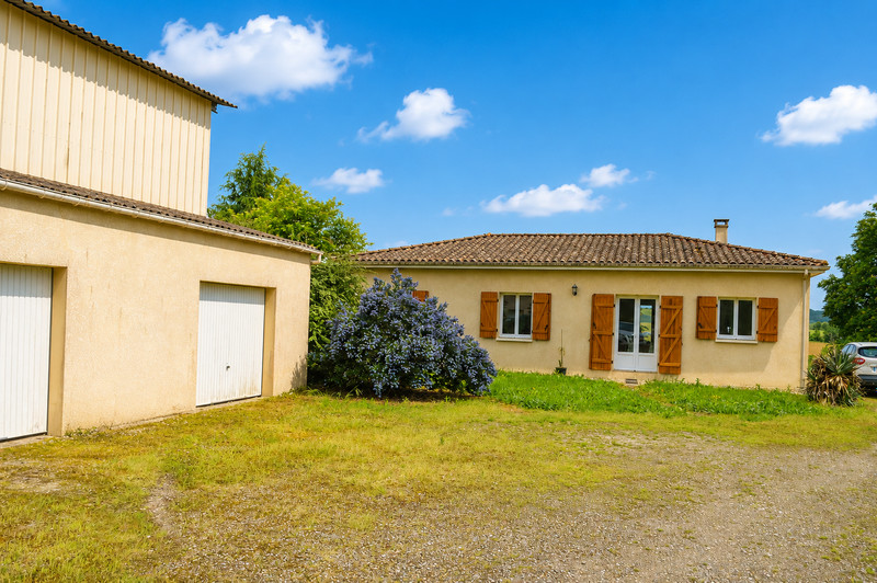 French property for sale in Montignac-de-Lauzun, Lot-et-Garonne - €242,000 - photo 2