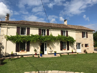 Maison à vendre à Mairé-Levescault, Deux-Sèvres, Poitou-Charentes, avec Leggett Immobilier