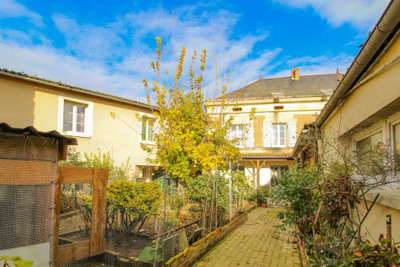 Maison à vendre à Oiron, Deux-Sèvres, Poitou-Charentes, avec Leggett Immobilier