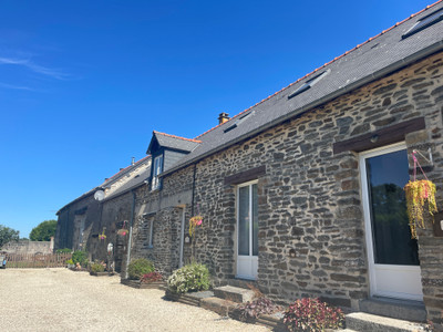 French property for sale in Madré, Mayenne - €345,000 - photo 1