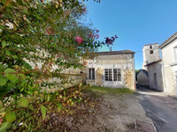 Maison à vendre à La Rochebeaucourt-et-Argentine, Dordogne - 30.000 € - photo 3