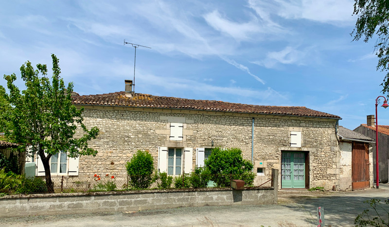 Maison à vendre à Saint-Léger, Charente-Maritime - 205 200 € - photo 1