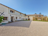 Maison à vendre à Saint-Amour-Bellevue, Saône-et-Loire - 895.000 € - photo 1