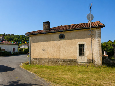 French property for sale in Yviers, Charente - €49,600 - photo 9