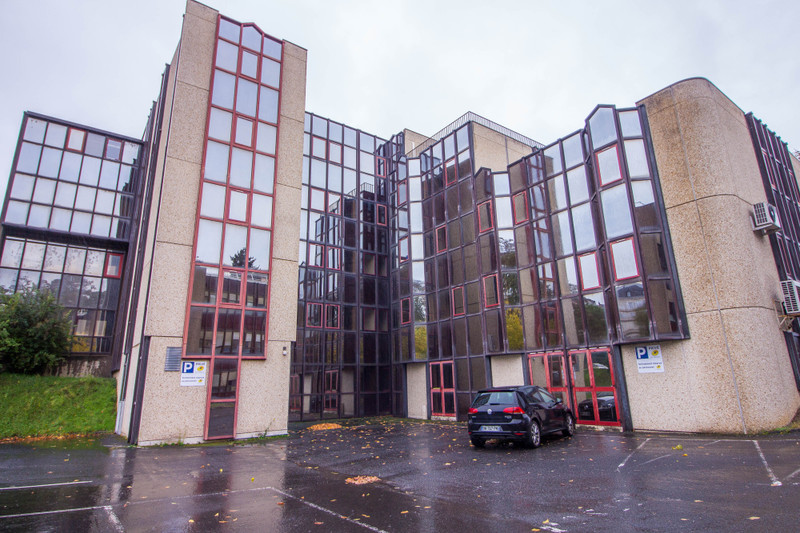 Immeuble à vendre à Angoulême, Charente - 1 680 000 € - photo 1