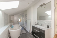 Maison à vendre à Beugnon-Thireuil, Deux-Sèvres - 315.000 € - photo 11