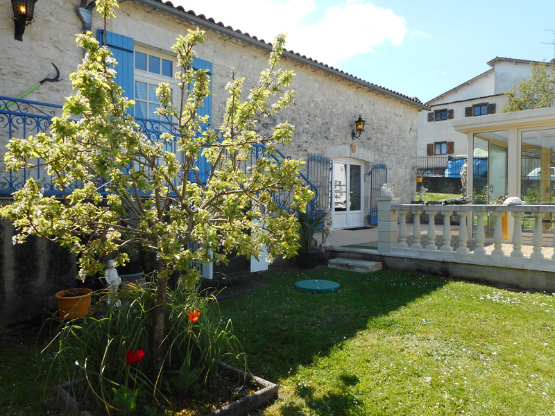 Maison à vendre à Sigoulès-et-Flaugeac, Dordogne - 400 000 € - photo 1