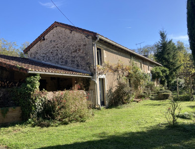 Maison à vendre à Nérignac, Vienne, Poitou-Charentes, avec Leggett Immobilier