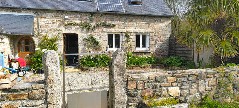 French property for sale in Ploumilliau, Côtes-d'Armor - €254,000 - photo 1