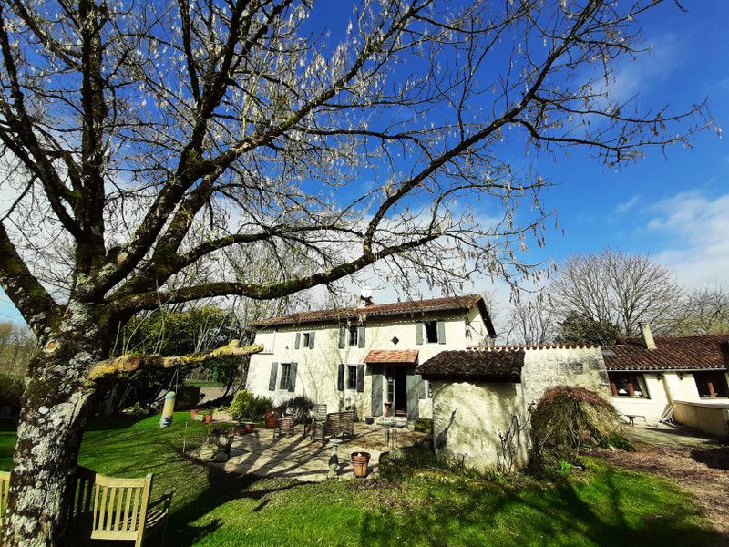 Maison à vendre à Bouteilles-Saint-Sébastien, Dordogne - 460.000 € - photo 1