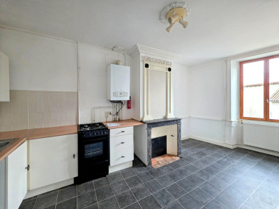 French property for sale in Chabanais, Charente - €66,600 - photo 3