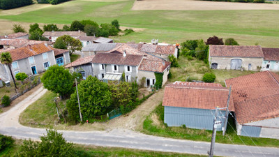 Maison à vendre à Yviers, Charente, Poitou-Charentes, avec Leggett Immobilier