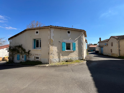 Maison à vendre à Charras, Charente, Poitou-Charentes, avec Leggett Immobilier