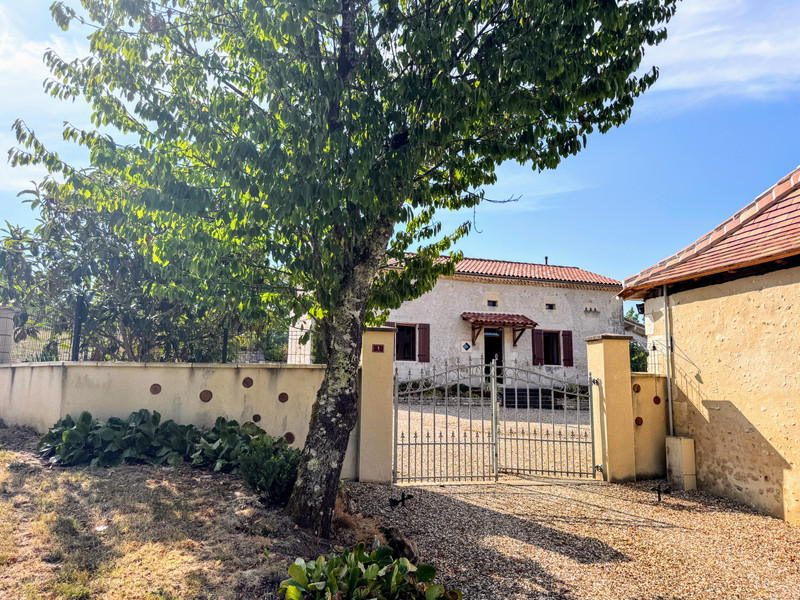 French property for sale in Siorac-de-Ribérac, Dordogne - €259,650 - photo 0