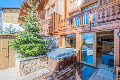 Traditional ski in -ski out chalet for sale in Les Menuires, in the heart of the Three Valleys 