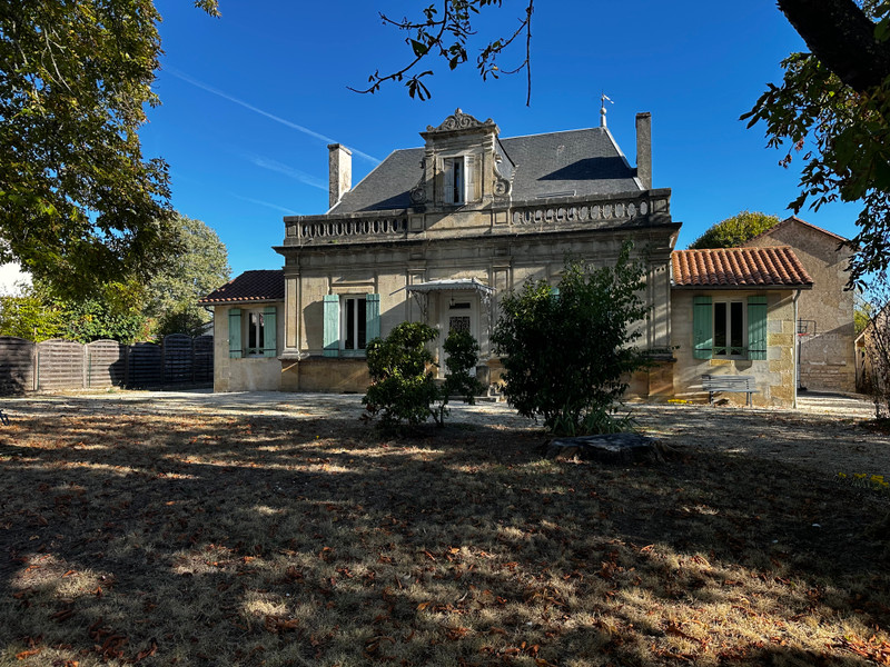 French property for sale in Pineuilh, Gironde - €699,600 - photo 0