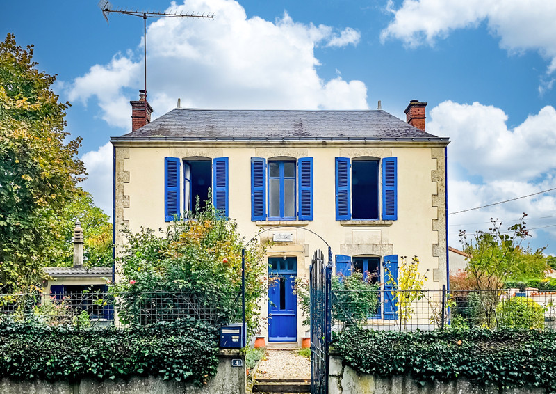 French property for sale in L'Orbrie, Vendée - €154,900 - photo 0