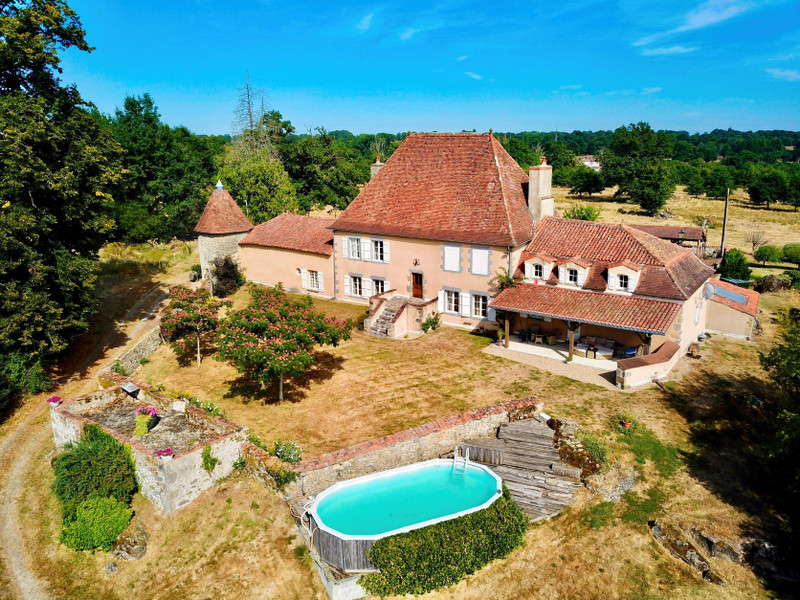French property for sale in Oradour-Saint-Genest, Haute-Vienne - &#8364;975,200 - photo 2