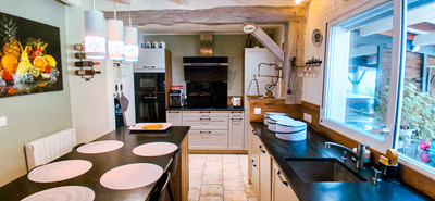 French property for sale in Le Busseau, Deux-Sèvres - €572,400 - photo 8