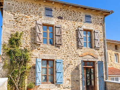 Maison à vendre à Pressignac, Charente, Poitou-Charentes, avec Leggett Immobilier