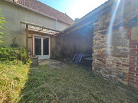 Maison à vendre à Saint-Désiré, Allier - 54.000 € - photo 8