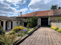 Maison à vendre à Pérignac, Charente - 199 800 € - photo 2