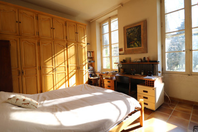 French property for sale in Tarascon, Bouches-du-Rhône - €457,000 - photo 4