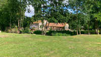 Propriété à vendre à Chef-Boutonne, Deux-Sèvres - 365 700 € - photo n°2