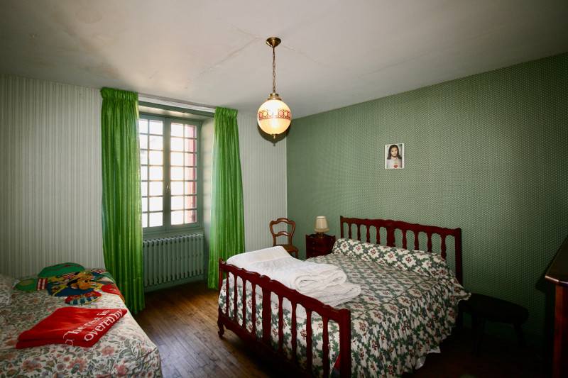 French property for sale in Massignac, Charente - €109,000 - photo 6