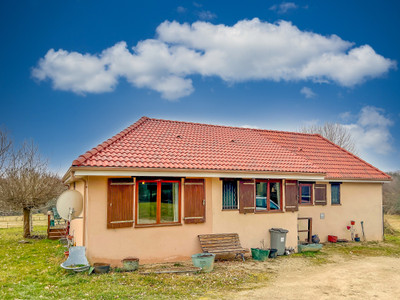 Maison à vendre à Le Chalard, Haute-Vienne, Limousin, avec Leggett Immobilier