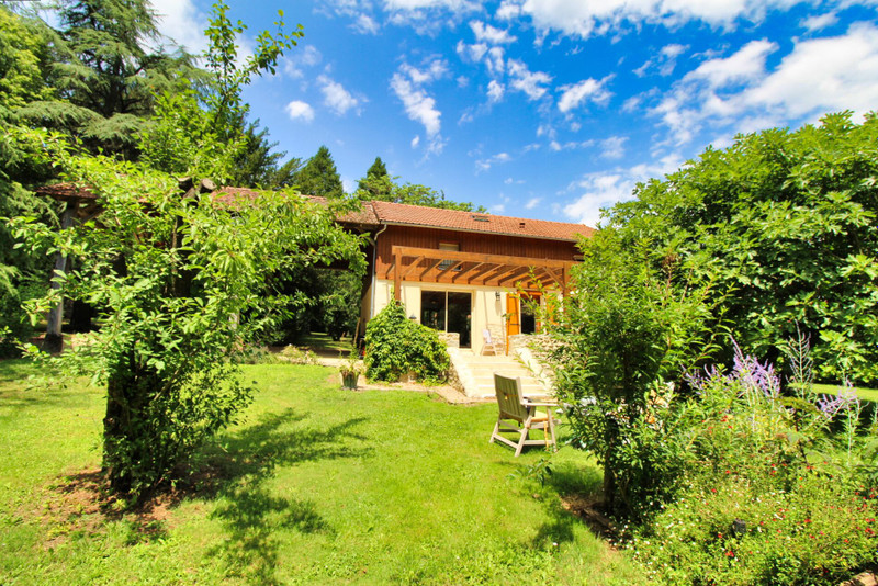 House for sale in Brantôme en Périgord Dordogne Set in 16.7 ha of